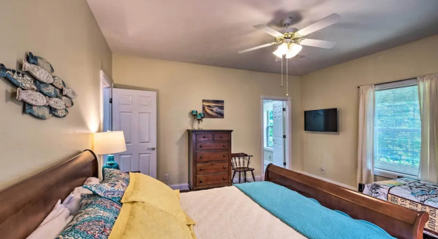 Luxe Lake Cumberland Retreat w/ Decks on 1 Acre!, Réserver Hôtel Jamestown 
