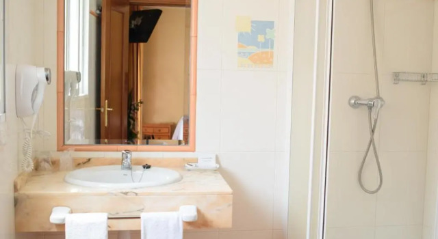 Номер Standard с балконом Hostal Jayma