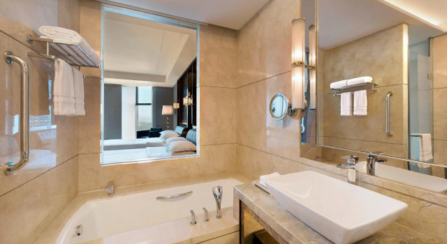 Двухместный номер Standard Sheraton Changchun Jingyuetan Hotel