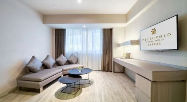Люкс Business Jinjiang Metropolo Hotel (Hangzhou Xiasha University Town Wenze Metro Station Branch)