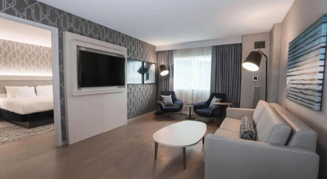 Двухместный люкс c 1 комнатой Radisson Plaza Hotel at Kalamazoo Center