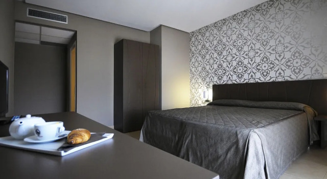 Rolling Hotel