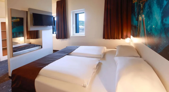 Четырёхместный номер Standard B&B Hotel Jena