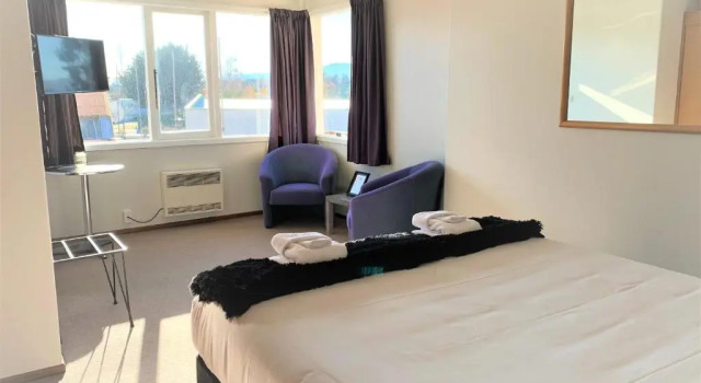 Ranfurly Hotel