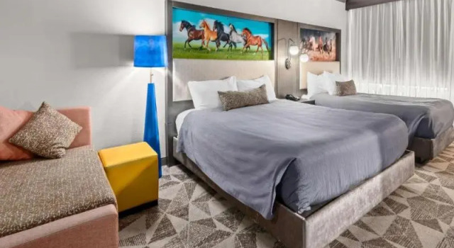 Четырёхместный люкс Big Country Hotel & Suites, SureStay Collection by BW
