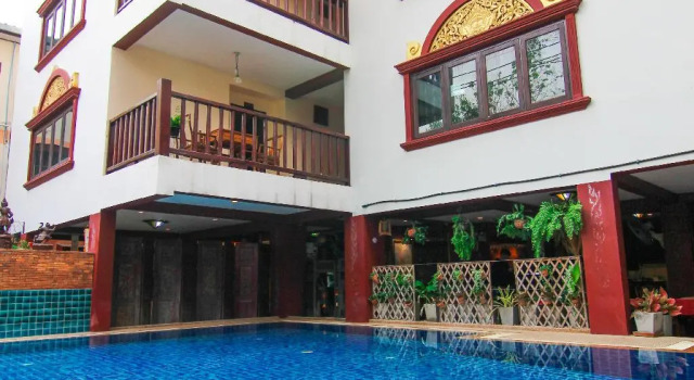 Кровать в общем номере SK House 2