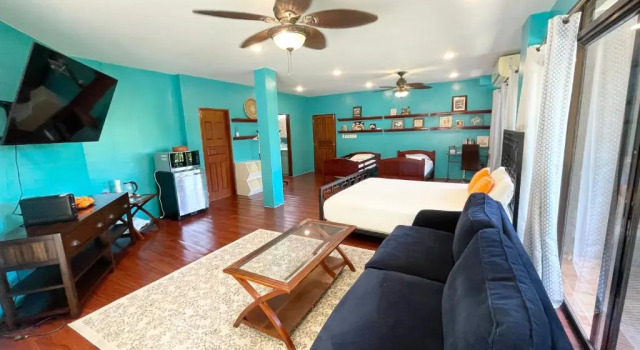 Ngermid Oasis - Spacious 1BD Unit w/ Scenic Views & Desirable Amenities, Réserver Hôtel Koror 