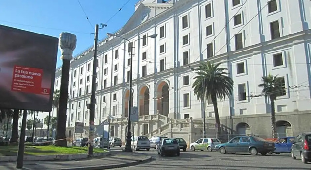 Il Tesoro di Napoli B&B, Забронировать Отель «постель и завтрак» Неаполь Кампания, рядом с Церковь Пио Монте делла Мизерикордия