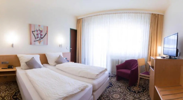 Vitalhotel König am Park, Reserva ahora Hotel Hoteles en Baden-Wurtemberg con piscina, Piscina