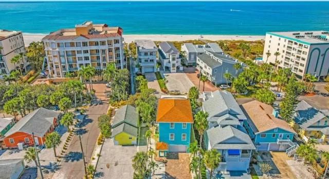 Коттедж с 3 комнатами с балконом Sunshine Lane by Distinctive Beach Rentals