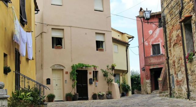 House With 2 Bedrooms in Vicopisano, With Enclosed Garden and Wifi Near the Slopes, Boek Hotel Vicopisano Toscane