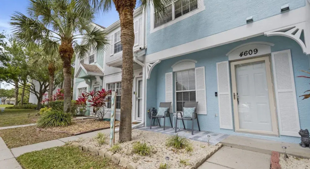 New To Market -townhome With 2 Master Suites Wifi Tennis Heated Community Pool Close To I-75 2 Bedroom Townhouse by RedAwning
