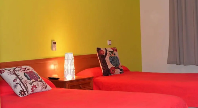 Hostal Restaurante Carmelo, Varaa Hostelli Hotellit Madridin maakunta pysäköinnillä, Pysäköinti