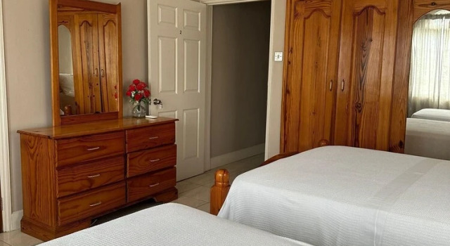 Вилла 5 Bed Villa Sleeps 14 - Private Pool - Smart TVs