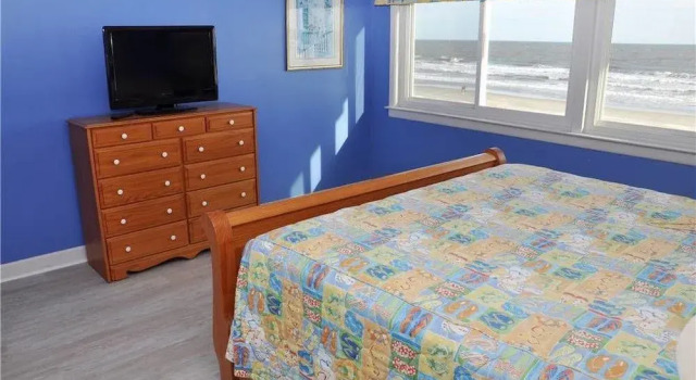 Beach Villa E - 3 Br condo by RedAwning, Забронировать Вилла Коттеджи Южной Каролины, Коттедж