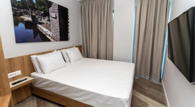 Одноместный номер Standard с балконом и с частичным видом на море Titania Hotel
