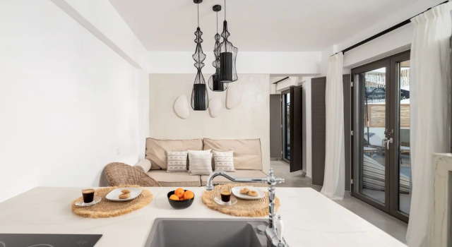 Mneme Suites & Villas