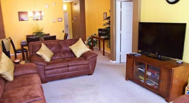 8160 The Windsor House 4 Bedroom by Florida Star