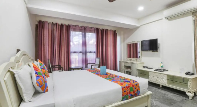 Номер Executive FabHotel Frazer Suites - Nr Bangalore Cantt Railway Station