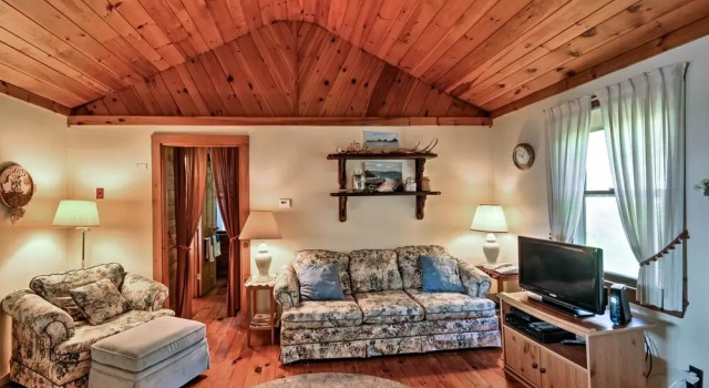Коттедж Bayfront Hancock Cottage w/ Beach Access & Views