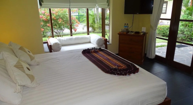 Camera Standard Bale Solah Lombok Holiday Resort