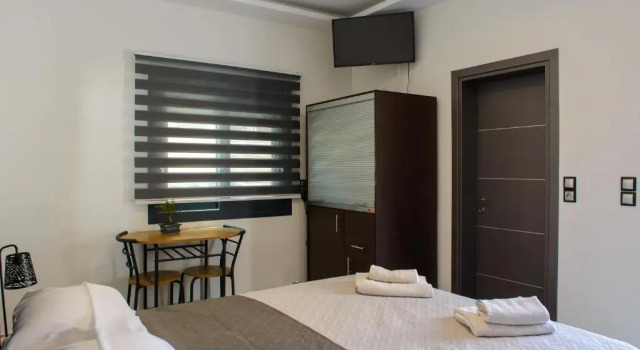 Casa d' Irene near airport, 200 mtrs from the beach, Artemis center