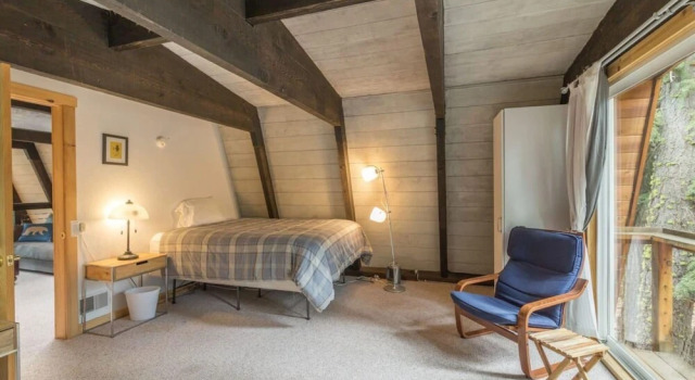 High Pines Hideaway by Avantstay - Newly Remodeled in Tahoe Donner With Hot Tub!
