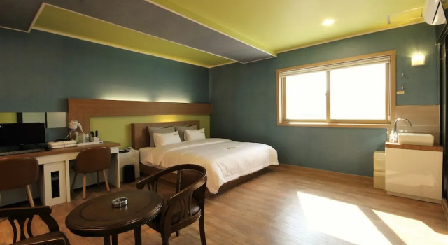 Номер Executive GoldenRoot Hotel in Gimhae