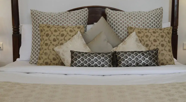 Suite Talabgaon Castle Heritage Resort