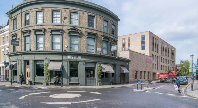 Charming Chelsea Home by the River Thames