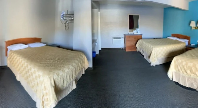 Трёхместный номер Standard Lone Pine Budget Inn
