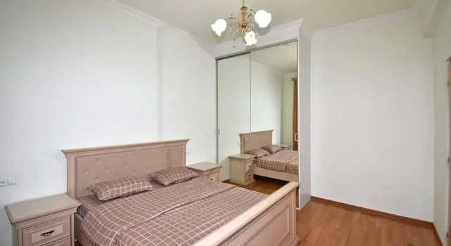 Апартаменты с балконом и с видом на город Apartment by Luxe Group GL152