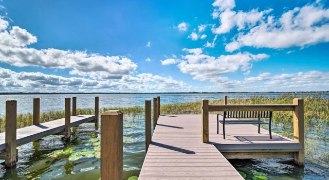 Коттедж Waterfront Lake Dora Escape w/ Private Dock & Slip