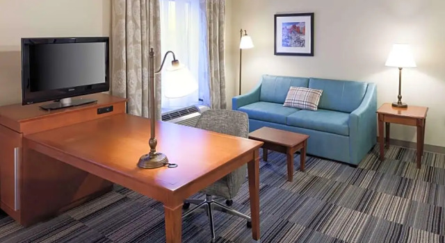 Люкс Hampton Inn & Suites Colorado Springs/I-25 South