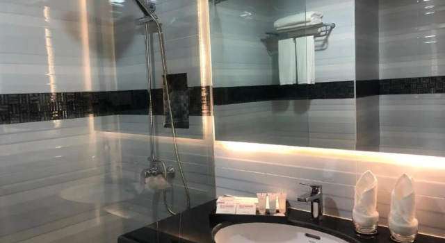 Номер Standard Ritz Grand Hotel Mandalay