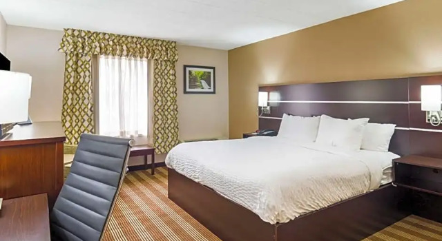 Двухместный номер Deluxe с балконом Pocono Inn & Banquet - Stroudsburg