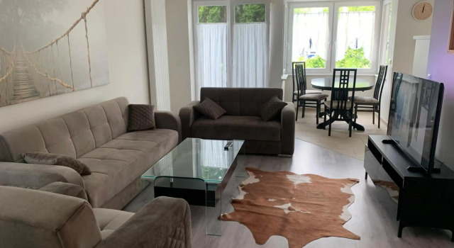 Loftähnliche Ferienwohnung bei Hamburg, Забронировать Отель Райнбек земля Шлезвиг-Гольштейн, рядом с Культурный центр "Заксенвальд Форум"