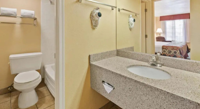 Номер Standard Best Western Desert Inn