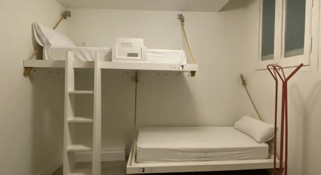 Кровать в общем номере (женский номер) Piulet Hostel