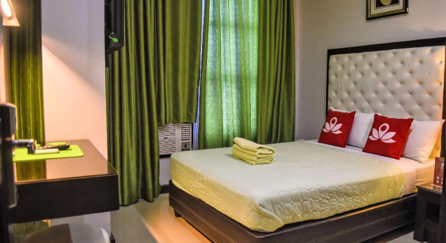 Green Banana Business Hotel