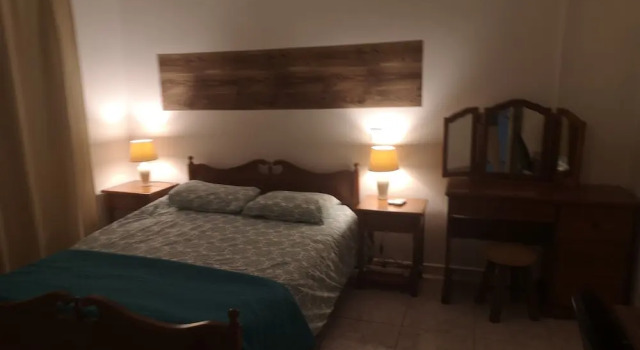 1-bed Cosy Apartment Close to Paphos Beach, Забронировать Апартаменты/квартира Отели района Пафоса с парковкой, рядом с Пляж Врисудия ΙΙ, Парковка