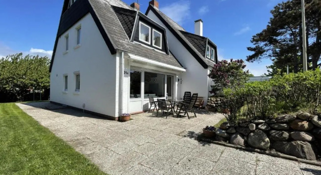 Ferienhaus in Westerland mit großem Garten und 2 Badezimmer, Забронировать Отель Вестерланд Зильт-Ост