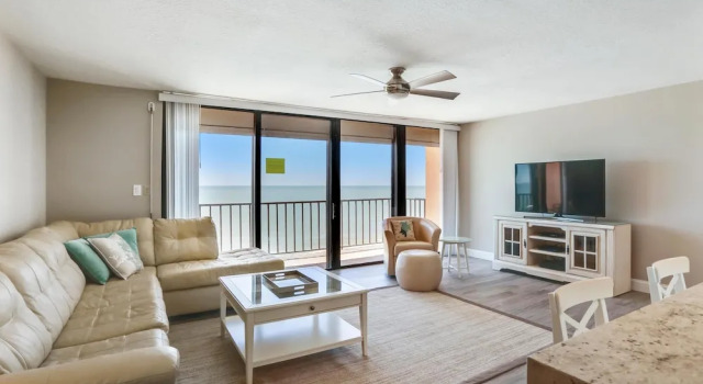 Trillium 4C Beach Front With Private Balcony/updated/pool!, Забронировать Апартаменты/квартира Апартаменты Мадейра-Бич, рядом с The Church by the Sea, Апартаменты/квартира