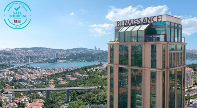 Двухместный клубный люкс Corner с видом на город Renaissance Istanbul Polat Bosphorus Hotel