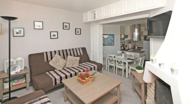Apartment Blanchot