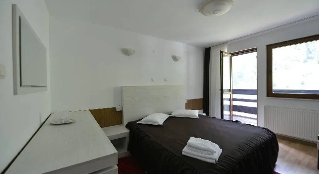 Hotel Paraul Capra, Забронировать Отель Отели Арджеш с парковкой, Парковка