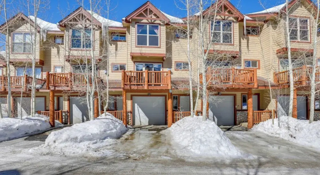 Airy Winter Park Gem w/ Private Outdoor Hot Tub!