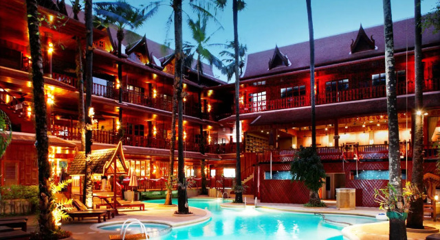 Двухместный люкс Deluxe Royal Phawadee Village Patong - 2 Minutes walk to the beach