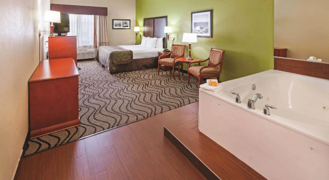 Двухместный люкс Deluxe La Quinta by Wyndham Corpus Christi Airport