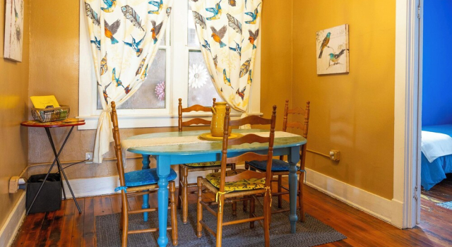 Bright Bisbee Cottage with Air Conditioning, Prenota Hotel Bisbee Arizona